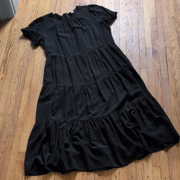 3 for $30: Women's Stylish Black Tiered Dress - Size Medium - Picture 1 of 4
